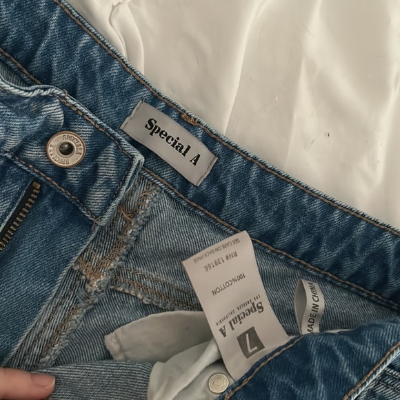 Light washes boot cute jeans - Picture 2 of 3